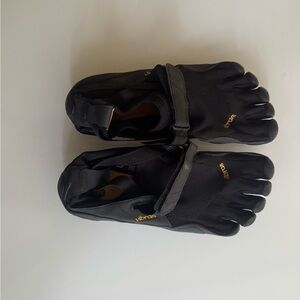 Vibram Black FiveFingers Toe Shoes